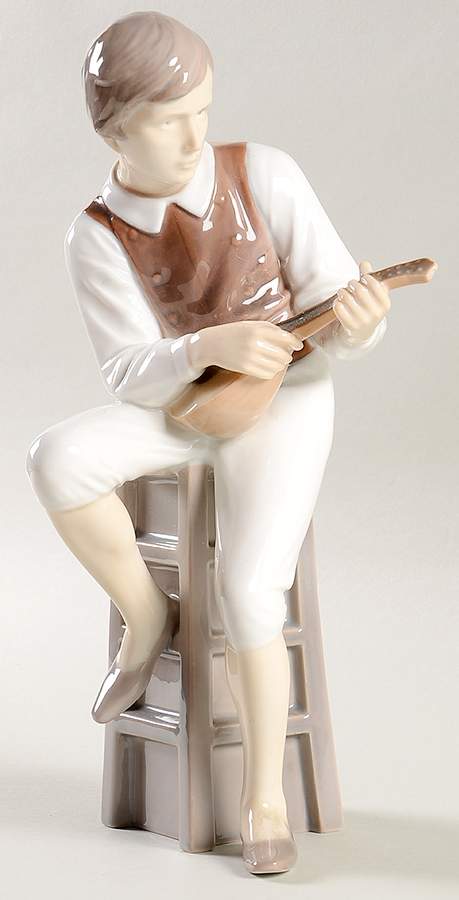 Occupations Mandolin Player - No Box by Bing & Grondahl-1
