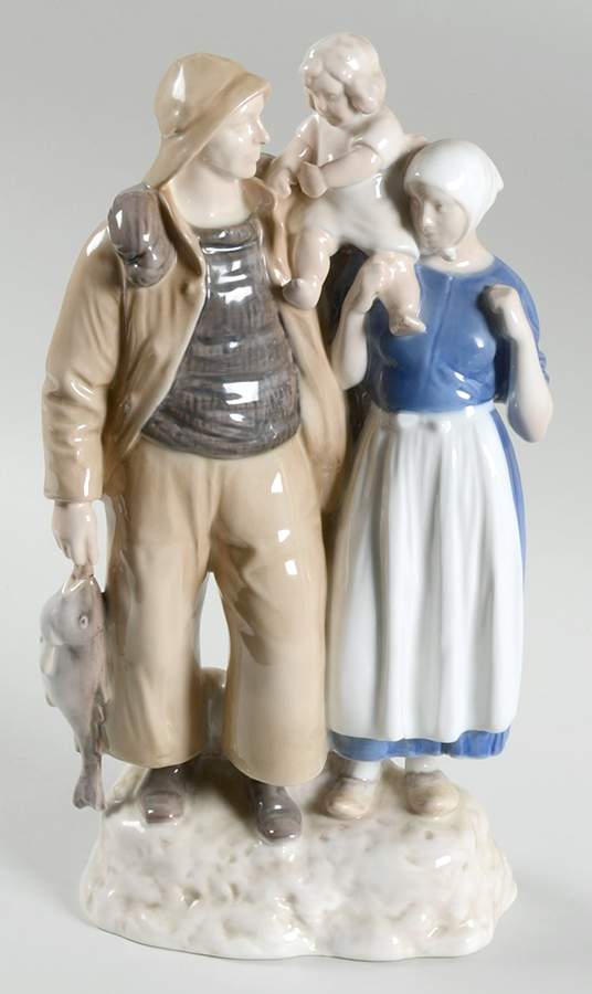 Adults with Children Fisher Family - No Box by Bing & Grondahl-1