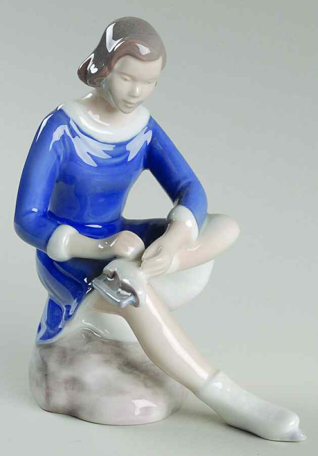 Children Skating Girl - No Box by Bing & Grondahl-1