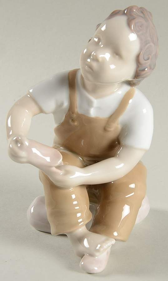 Children Help Me, Mum-Brown - No Box by Bing & Grondahl-1