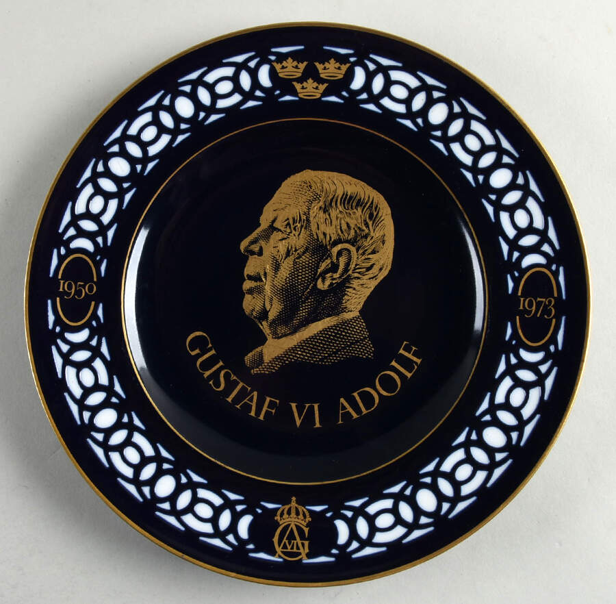 Swedish Kings Plates Gustaf Vi  Adolf - No Box by Bing & Grondahl-1
