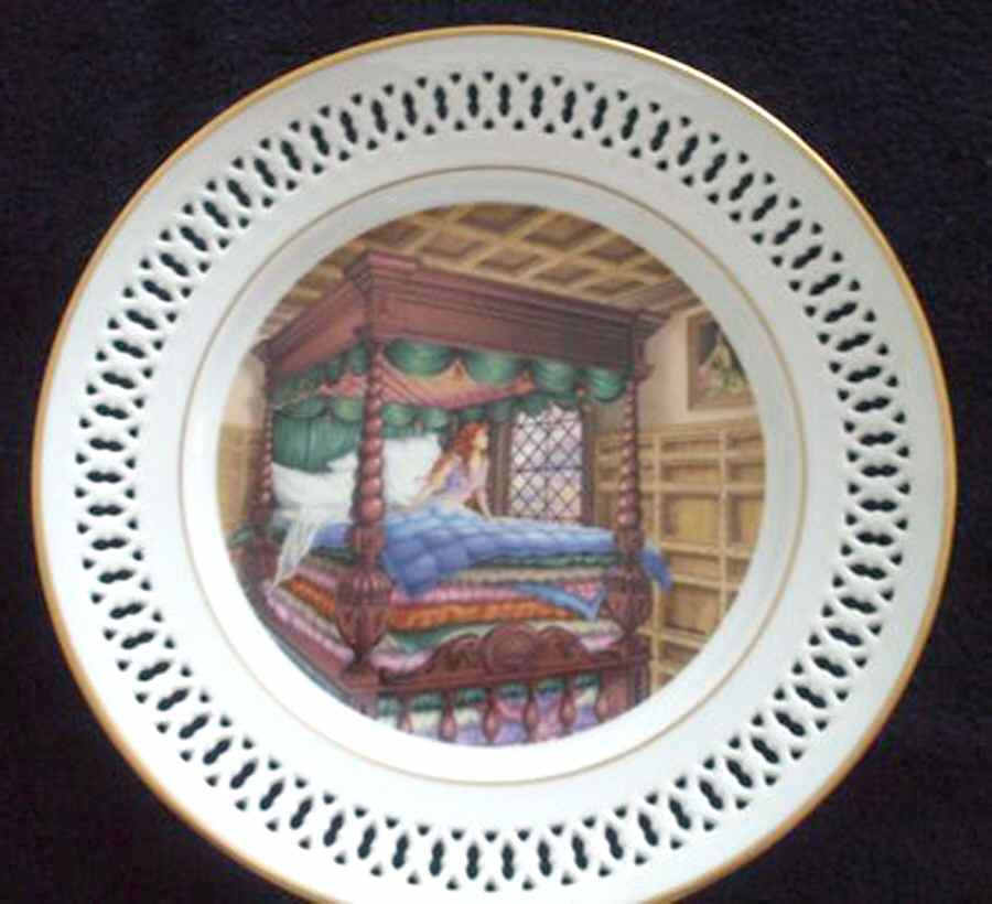 Hans Christian Andersen #1 Princess & The Piea - No Box by Bing & Grondahl-1