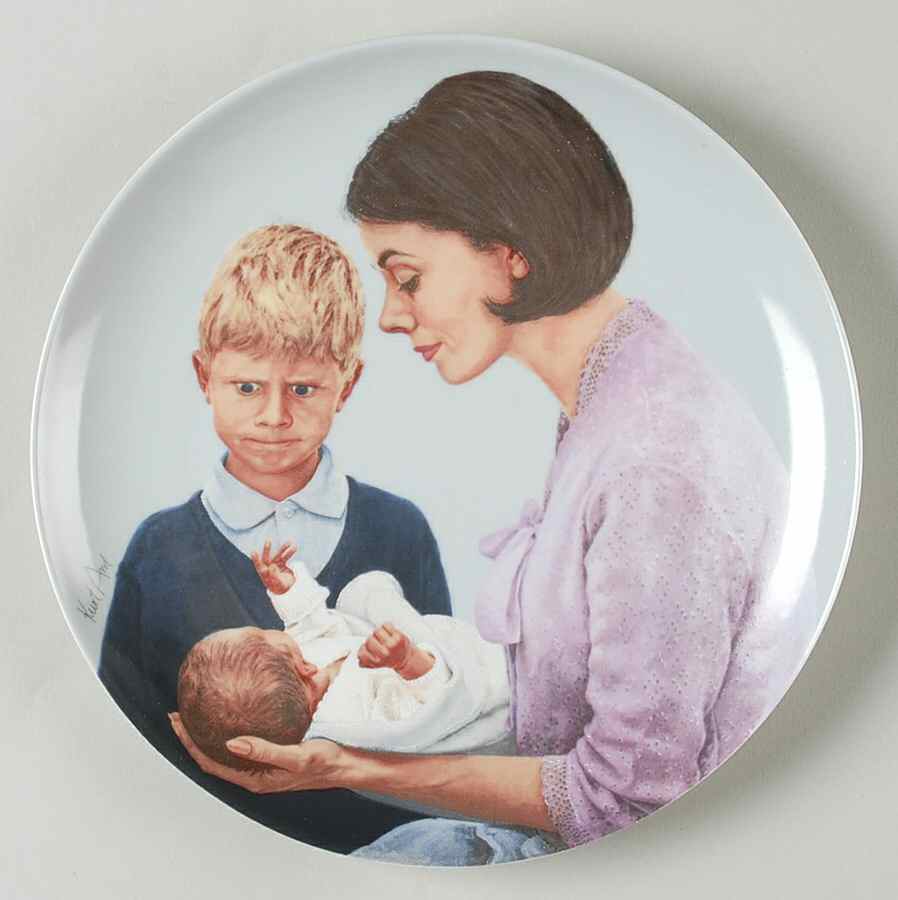 Kurt Ard Family Life Intruder - No Box by Bing & Grondahl-1