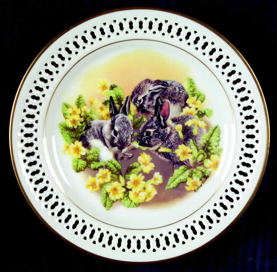 Mothers Day Plate-New Generation Bunnies - Boxed by Bing & Grondahl-1