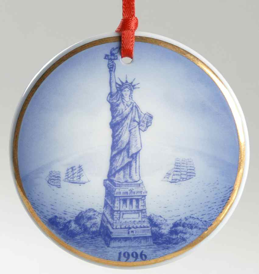 Christmas Heritage The Statue Of Liberty - No Box by Bing & Grondahl-1