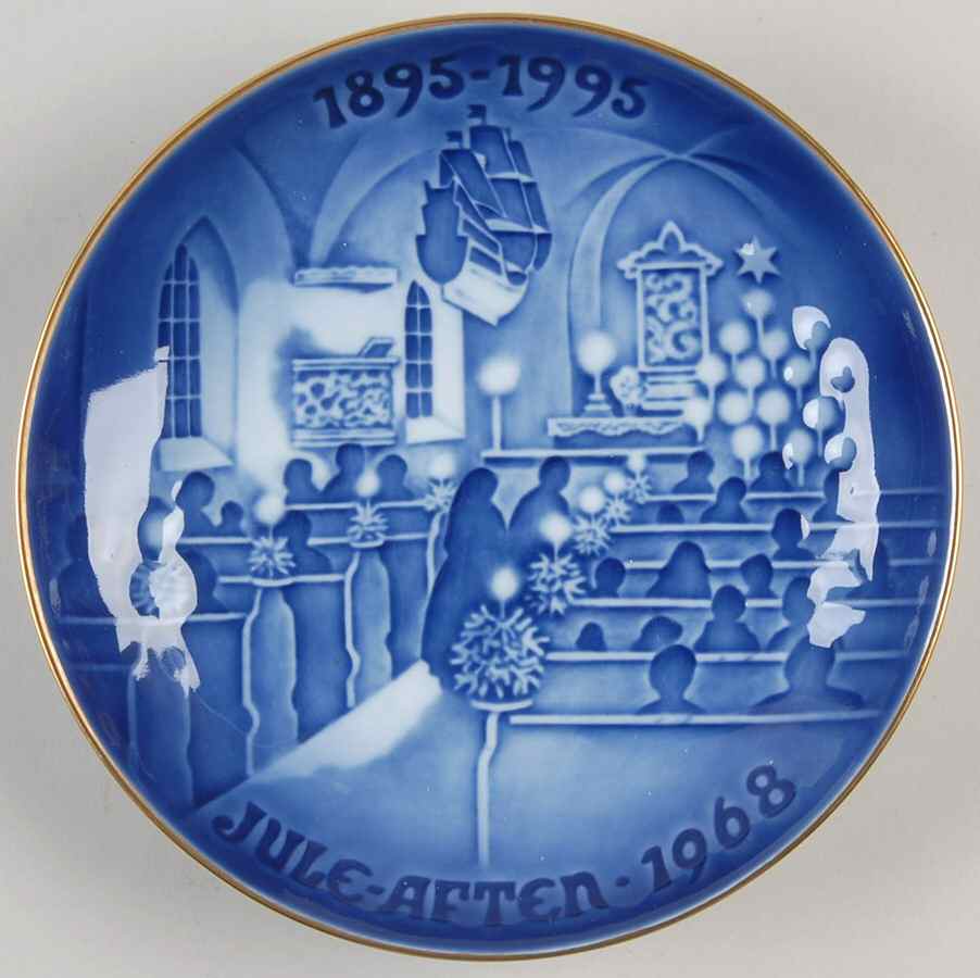 Centennial Christmas Plate Christmas Eve In Church - Boxed by Bing & Grondahl-1