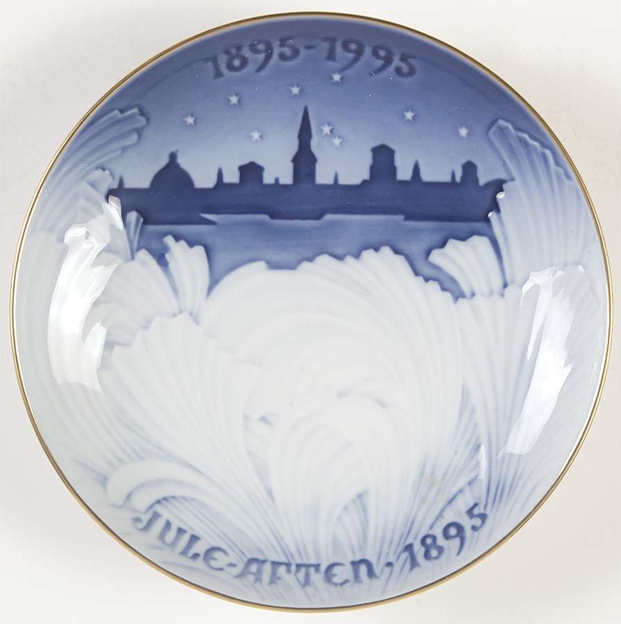 Centennial Christmas Plate Behind The Frozen Window - No Box by Bing & Grondahl-1