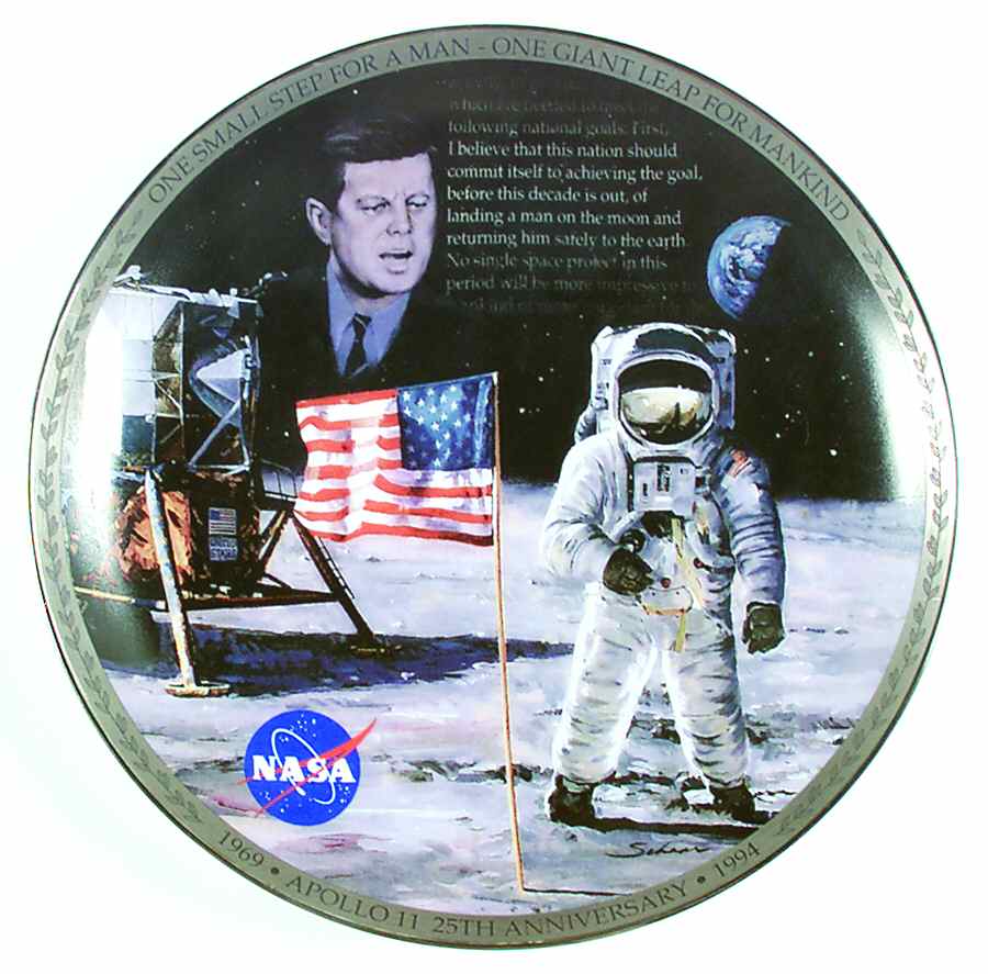 Americas Triumph in Space The Eagle Has Landed - No Box by Bradford Exchange-1