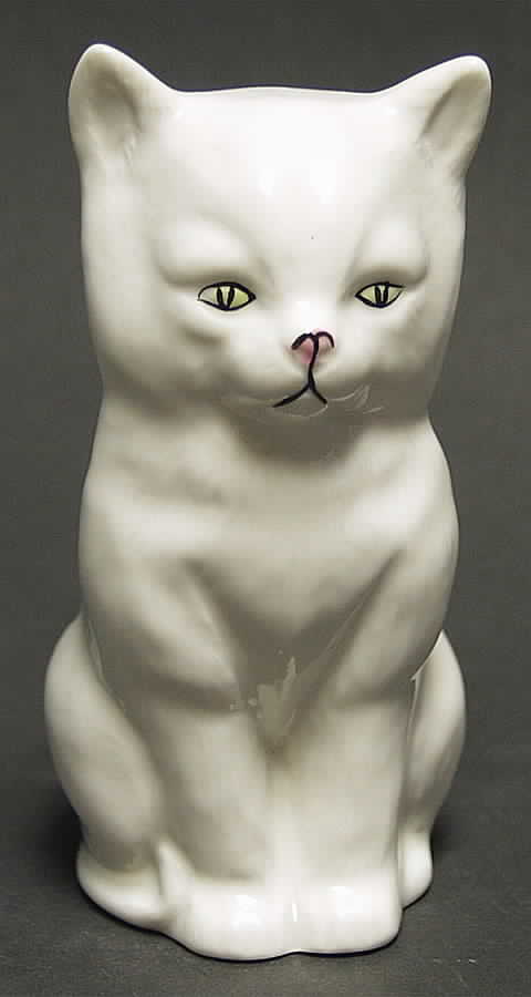 Belleek Figurines Kitten Sitting - Boxed by Belleek Pottery (Ireland)-1