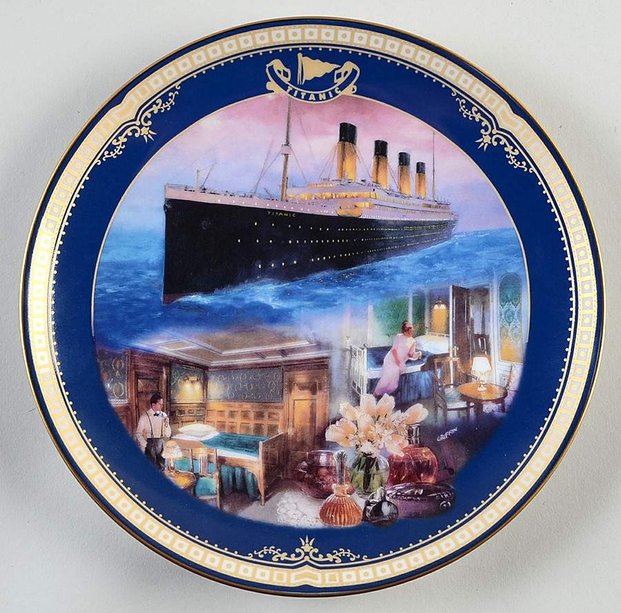 Titanic: Queen of The Ocean The First-Class Stateroom - No Box by Bradford Exchange-1