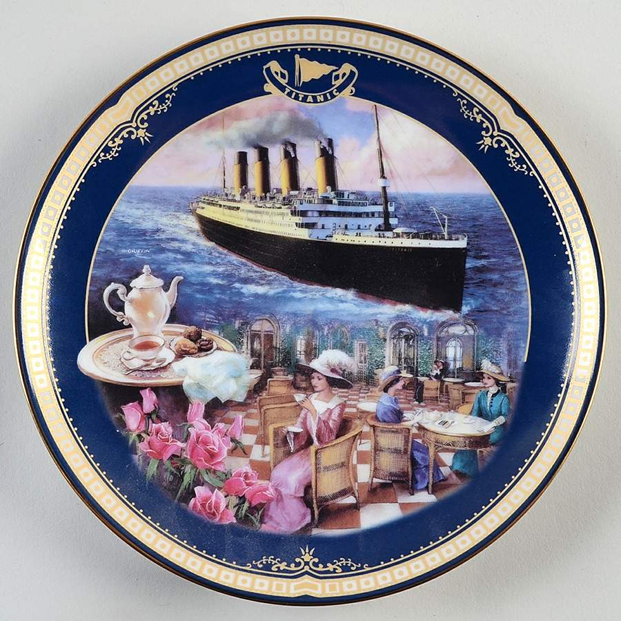 Titanic: Queen of The Ocean The Cafe Parisien - No Box by Bradford Exchange-1