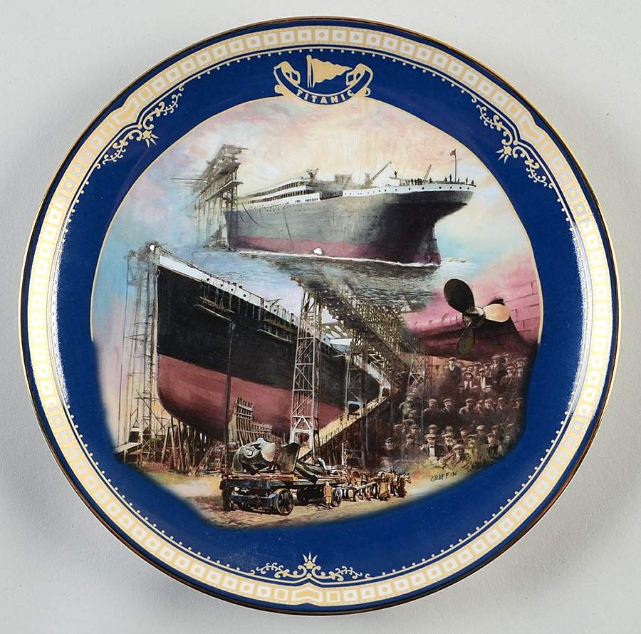 Titanic: Queen of The Ocean Birth Of A Queen - No Box by Bradford Exchange-1