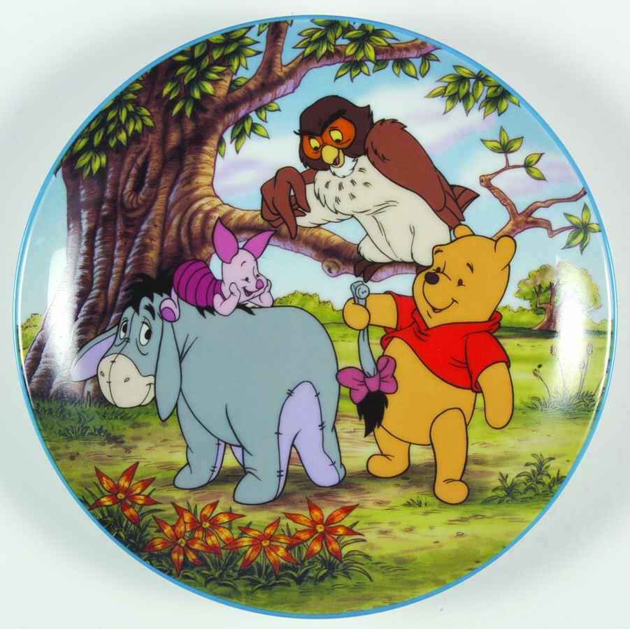 Winnie The Pooh : A Honey of A Friend Little Fixing Is Required - No Box by Bradford Exchange-1