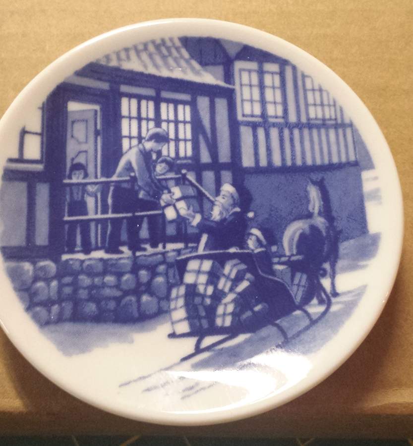 Christmas Plaquette Santa With Presents - Boxed by Bing & Grondahl-1