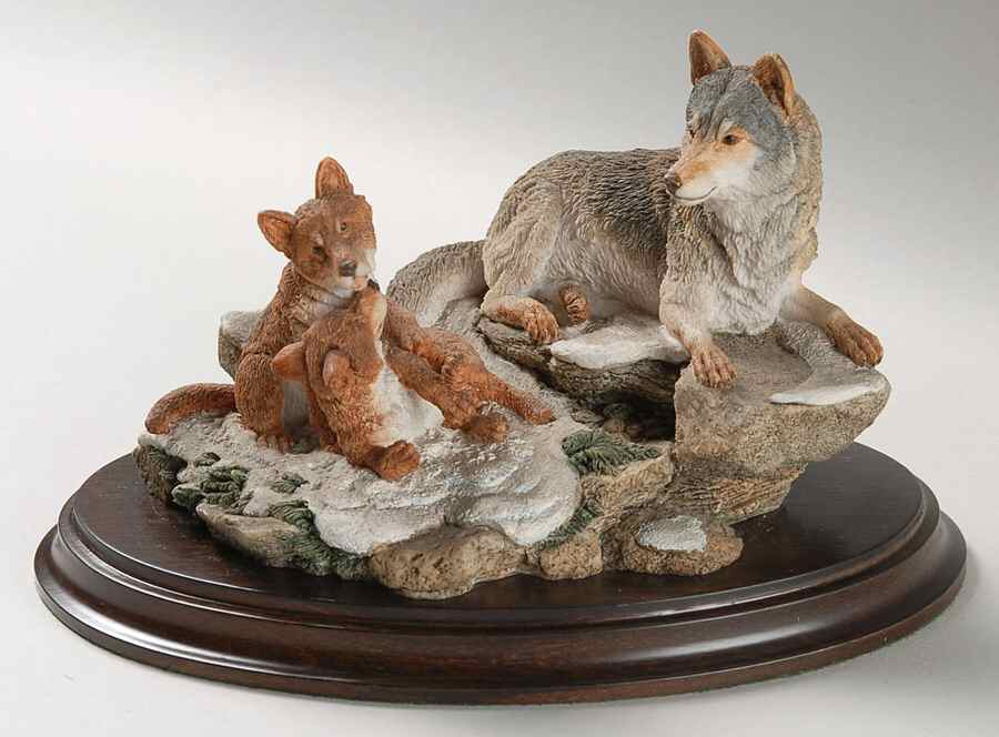 Country Artists Figurines Mother Wolf And Cubs - No Box by Country Artist-1