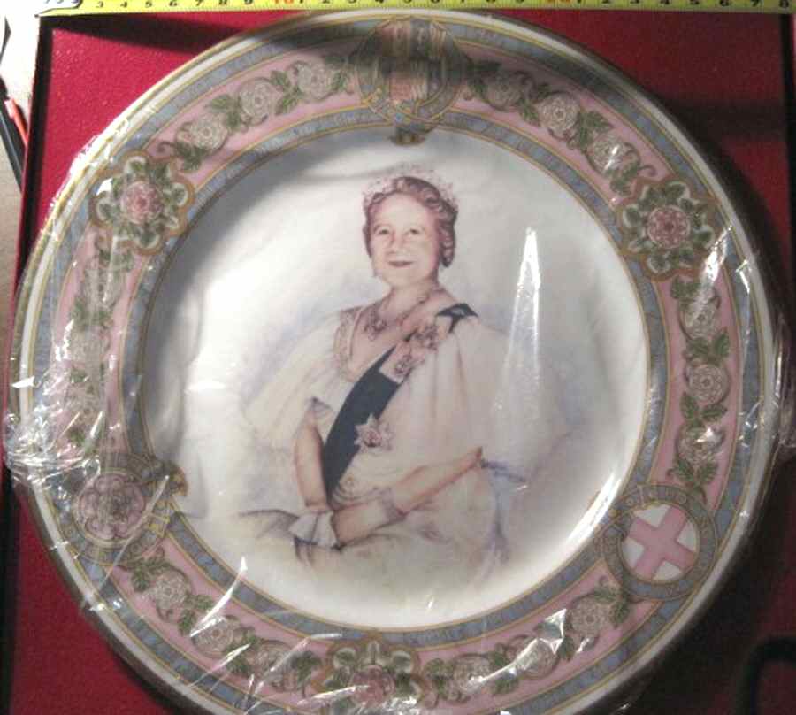 Caverswall Royalty Giftware Queen Mother's-80th Birthday Plate - Boxed by Caverswall-1