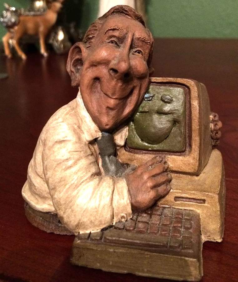 Lee Sievers Figurines Computer Friendly - No Box 42 by Cairn Studios-1