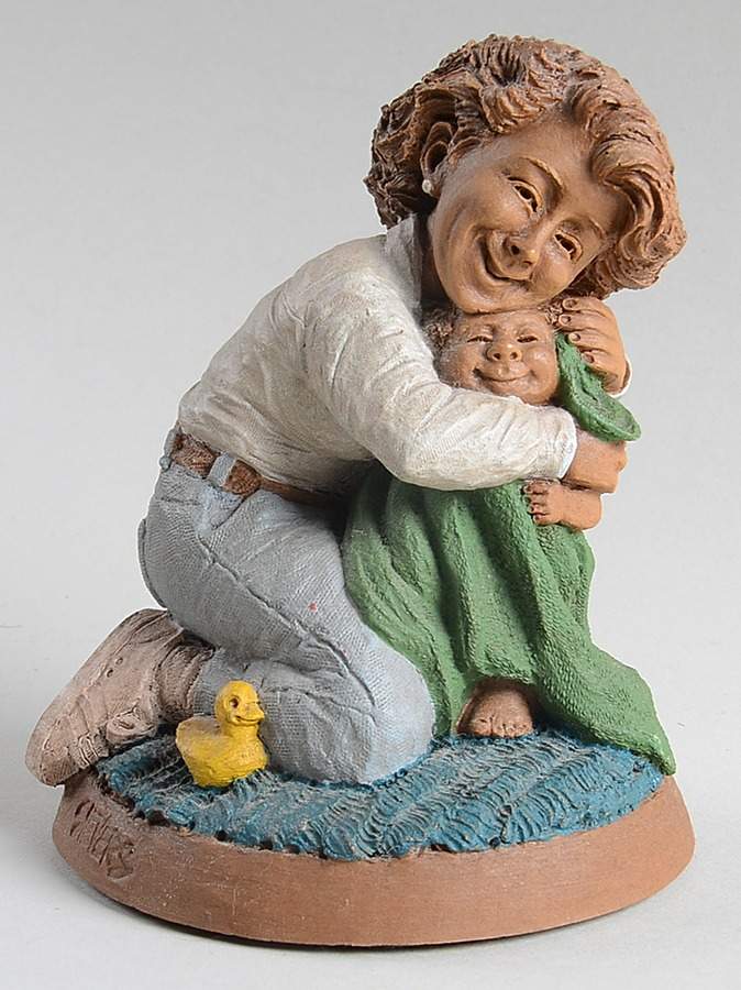 Lee Sievers Figurines Mom - No Box by Cairn Studios-1