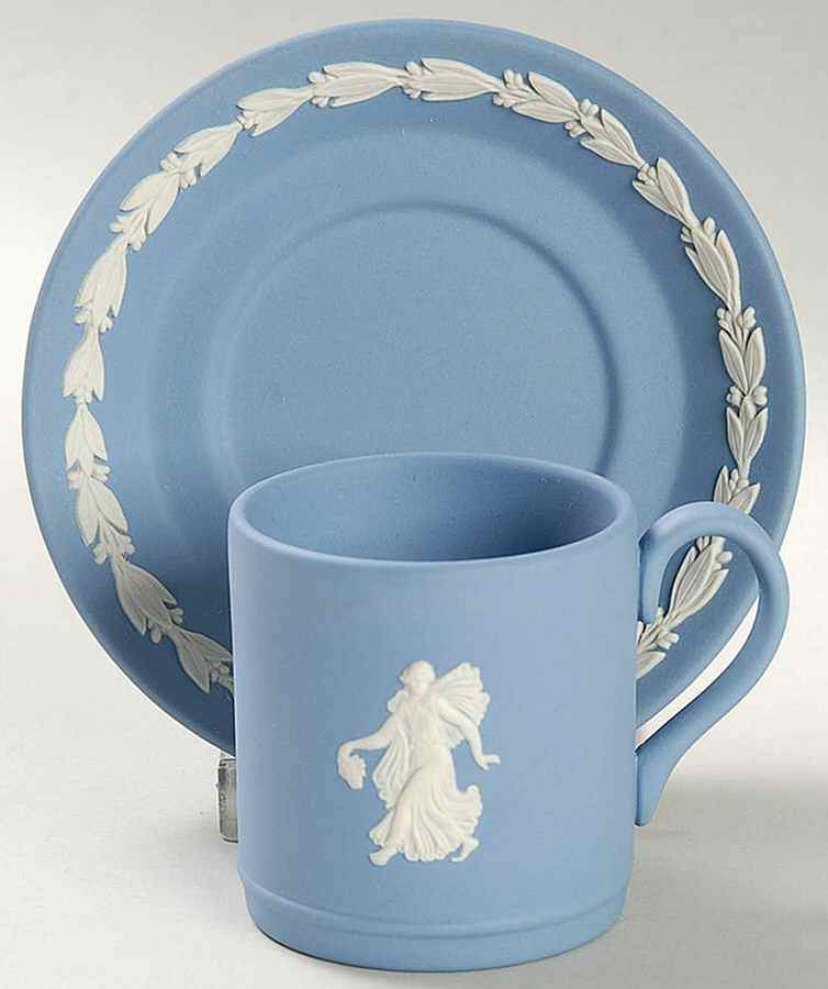 Great Porcelain Houses of The World Wedgwood - No Box by Danbury Mint-1