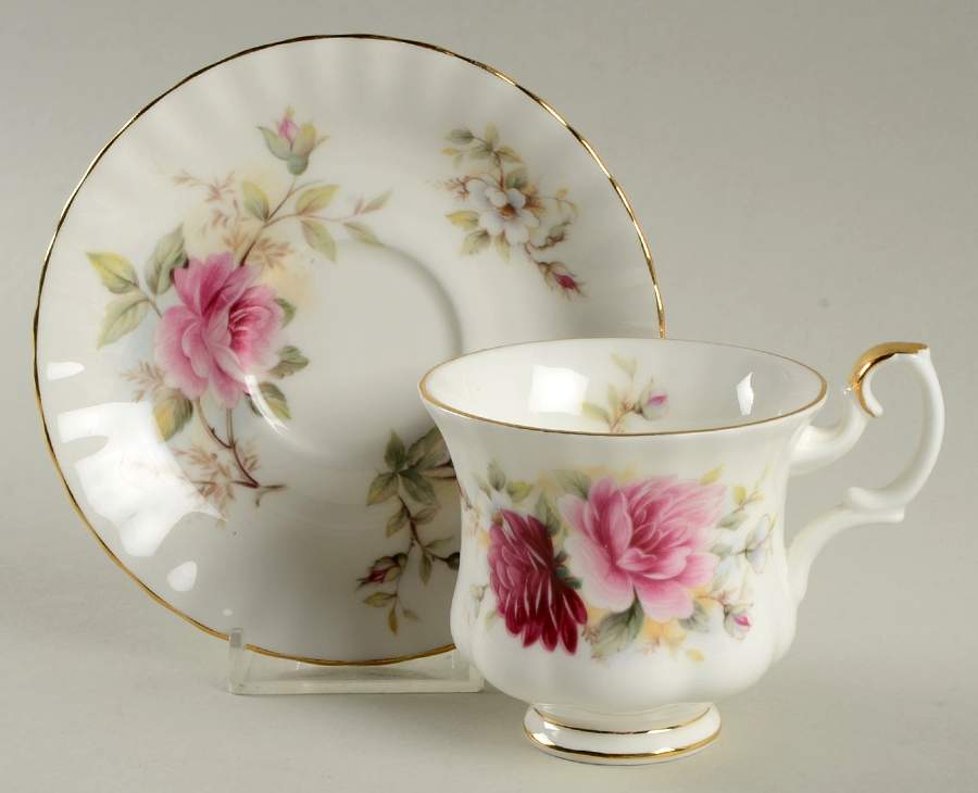 Great Porcelain Houses of The World Royal Albert - No Box by Danbury Mint-1