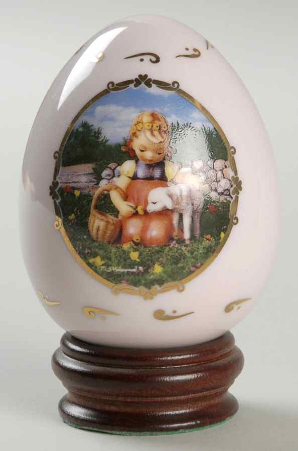 Hummel Porcelain Egg Favorite Pet - No Box by Danbury Mint-1