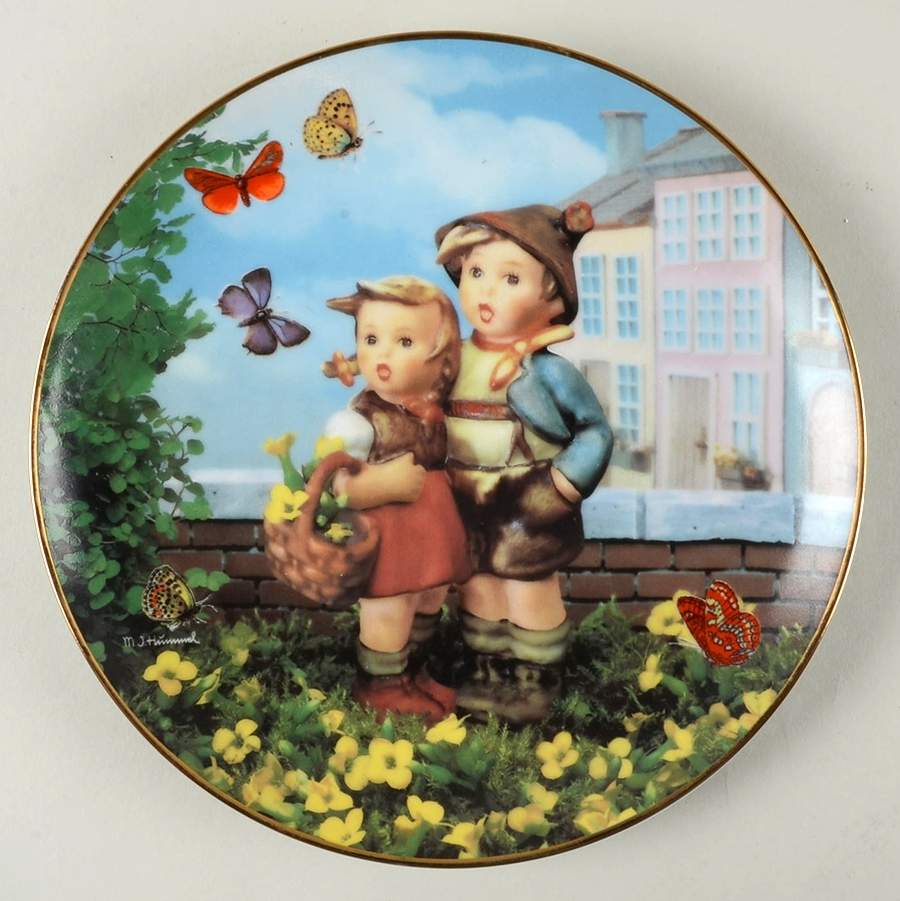 Little Companions Hummel Plates Surprise - No Box by Danbury Mint-1