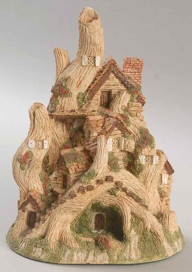 Main Collection Woodcutter's Cottage - With Box by David Winter-1