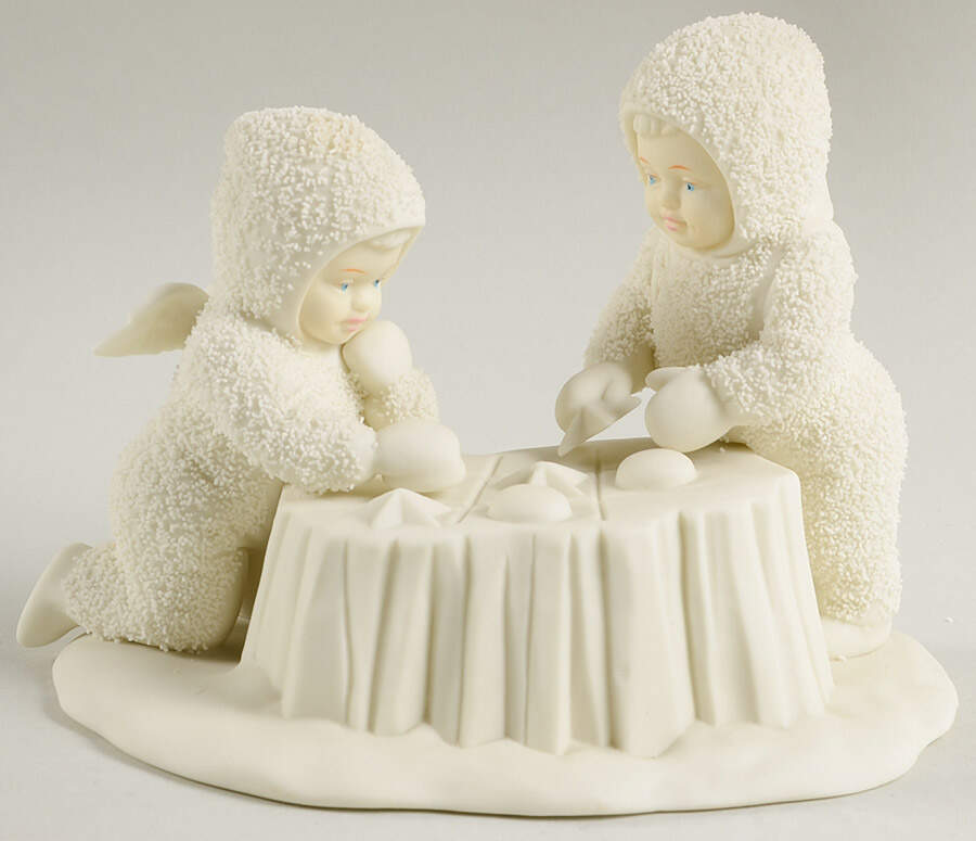 Snowbabies Stars In A Row-Tic Tac Toe - Boxed by Department 56-1