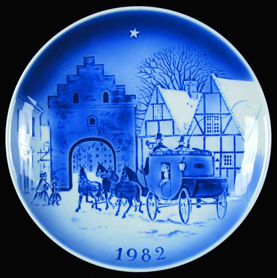Svend Jensen Christmas Plate Twelve By The Mailcoach - No Box by Desiree-1
