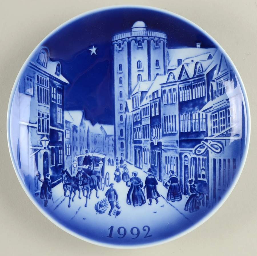 Svend Jensen Christmas Plate To Be Or Not To Be - No Box by Desiree-1