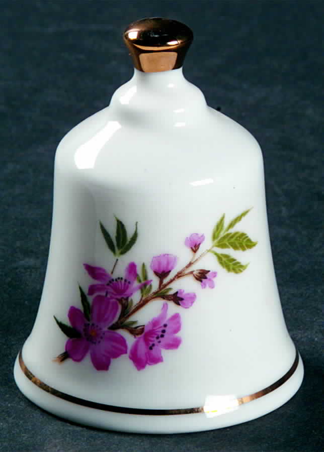 State Flower Bell Delaware-Peach Blossom - Delaware, No Box by Danbury Mint-1