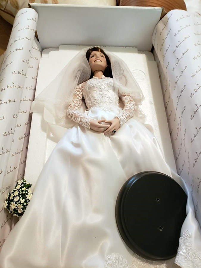 Royal Wedding Princess Kate-Bride - Boxed by Danbury Mint-1