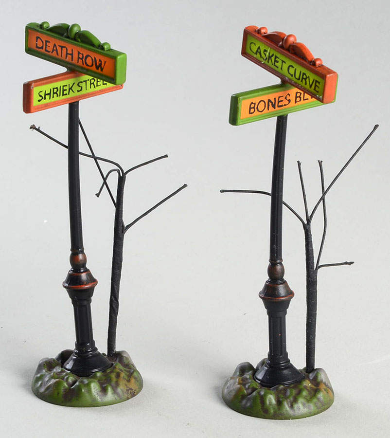 Snow Village Halloween Creepy Village Street Signs - Nb663, No Box by Department 56-1