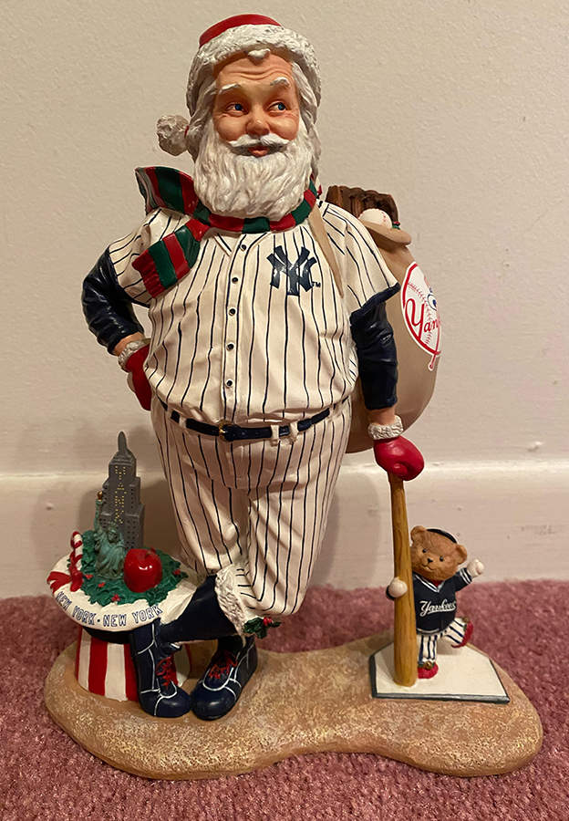 Yankee Mr & Mrs Santa  Figurines Yankee Santa - No Box by Danbury Mint-1
