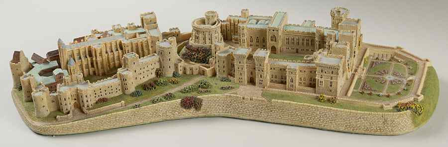 Castles of the British Monarchy Windsor Castle - With Box by Danbury Mint-1