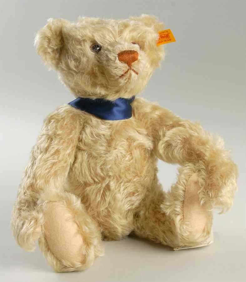 Steiff Bears of the Year 2004 - Boxed by Danbury Mint-1