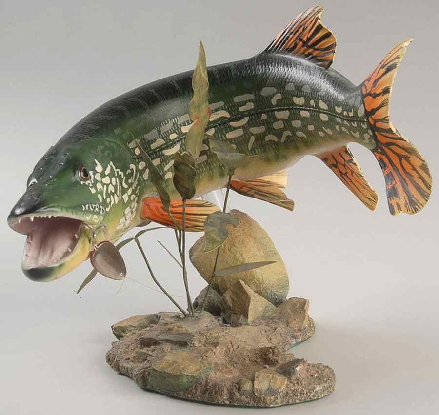 Freshwater Trophies Great Northern Pike - Boxed by Danbury Mint-1