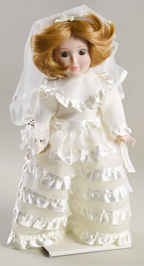 Brides of America Susan-A Bride Of The Gatsby Period - No Box by Danbury Mint-1