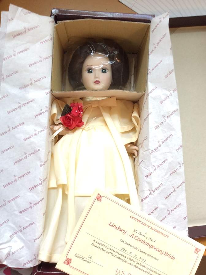 Brides of America Lindsey-A Contemporary Bride - Boxed by Danbury Mint-1