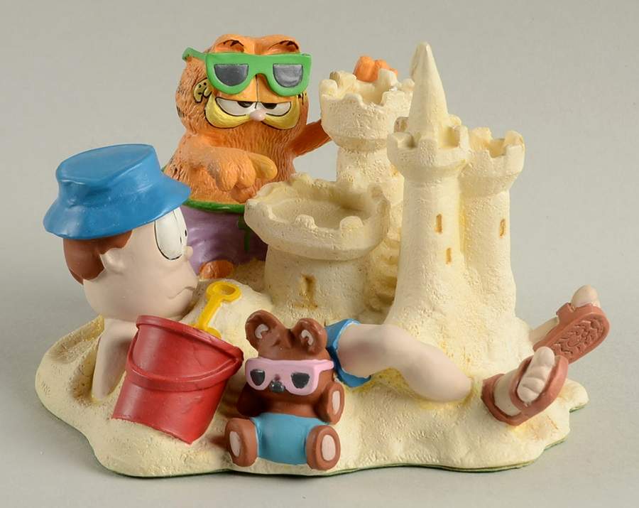Garfield America's Favorite Cat Crowning Achievement - Boxed by Danbury Mint-1