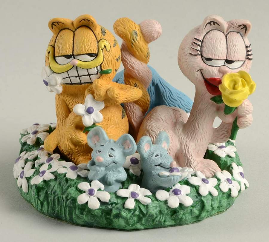 Garfield America's Favorite Cat Love In Bloom - No Box by Danbury Mint-1