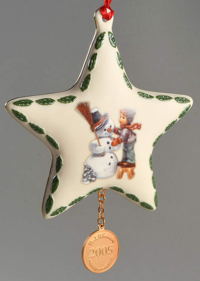 M I Hummel Annual Ornament Make A New Friend - With Box by Danbury Mint-1
