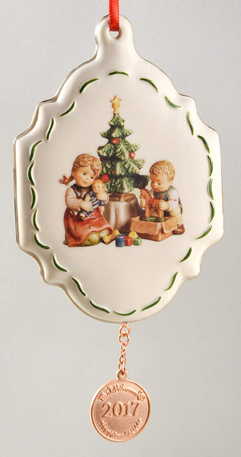 M I Hummel Annual Ornament Christmas Morning - No Box by Danbury Mint-1