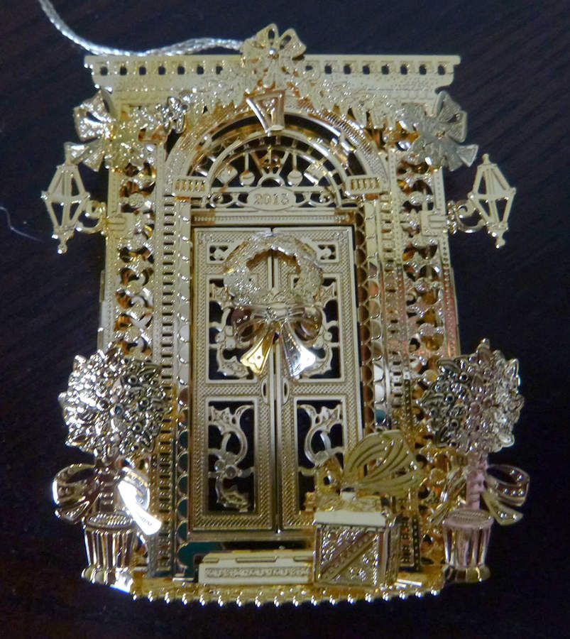 2015 Gold Christmas Ornament Collection Welcome Door - No Box by Danbury Mint-1