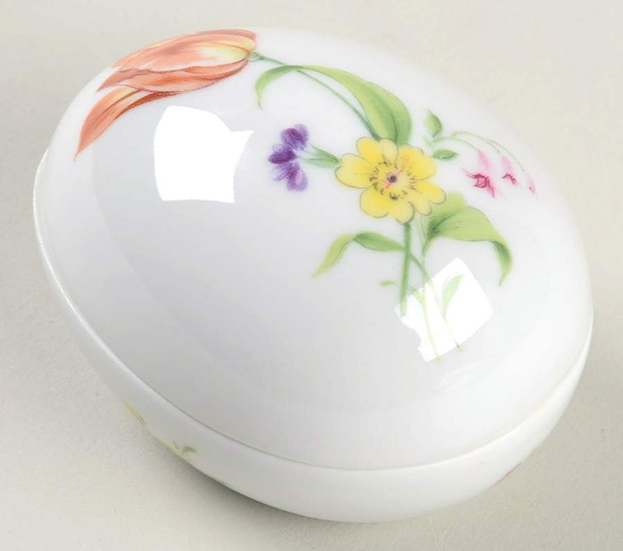 Great Porcelain Houses Egg Box Villeroy And Boch - No Box by Danbury Mint-1