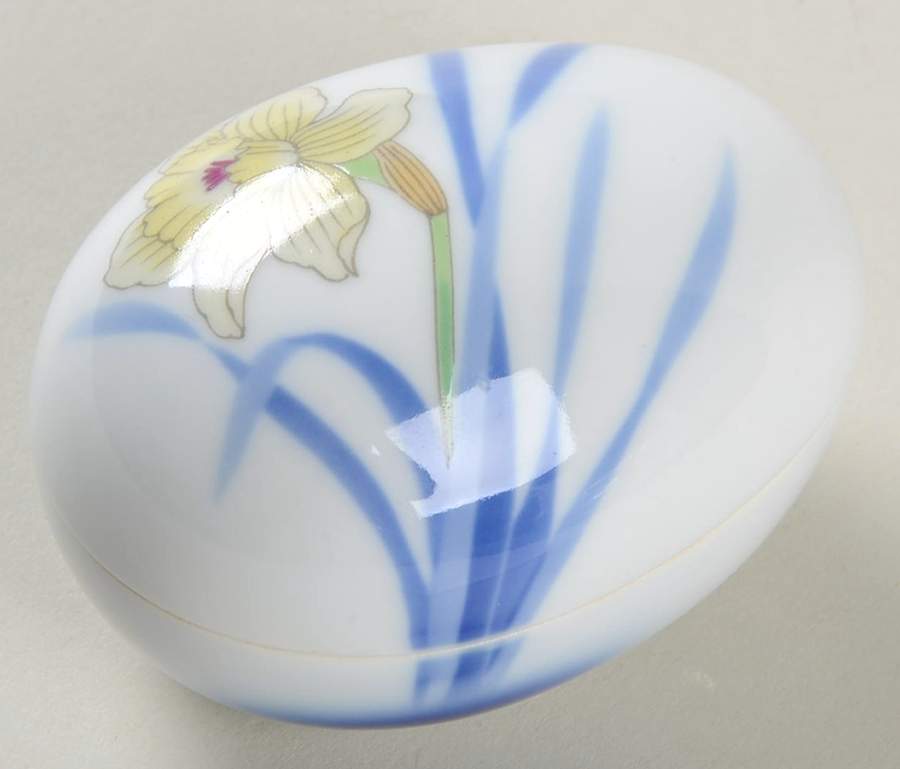 Great Porcelain Houses Egg Box Fukagawa - No Box by Danbury Mint-1