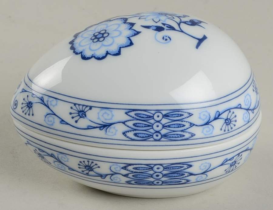 Great Porcelain Houses Egg Box Royal Franconia - No Box by Danbury Mint-1