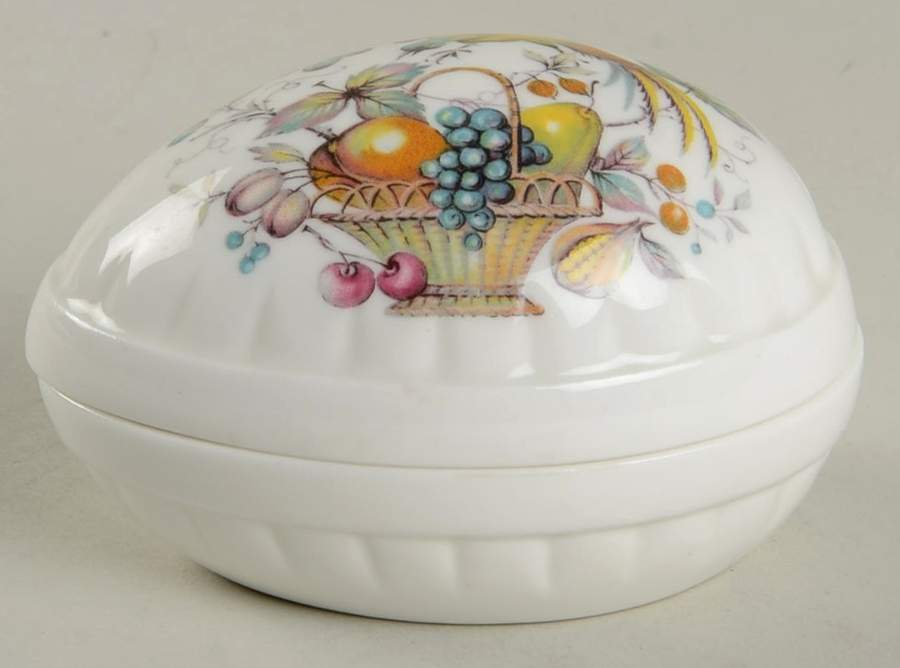 Great Porcelain Houses Egg Box Royal Tara - No Box by Danbury Mint-1