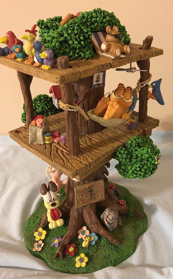Garfield Collection Garfield's Retreat - No Box by Danbury Mint-1