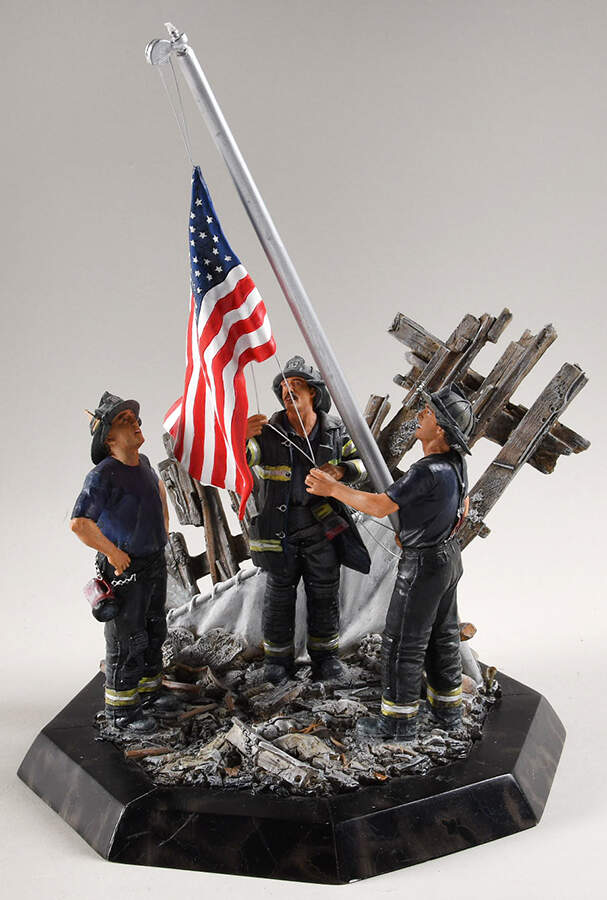 September 11th Commemoratives Raising The Flag - Boxed by Danbury Mint-1
